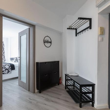 Lion'S Unirii Apartment Bukares Bagian luar foto